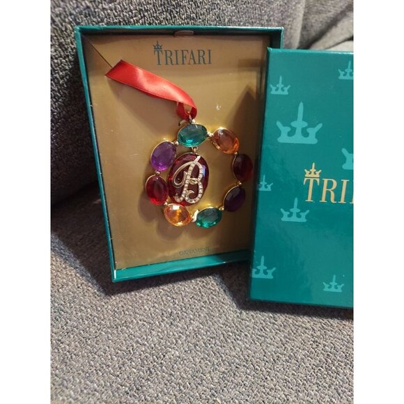 Trifari Vintage "B" Monogram Jeweled Holiday Ornament Rhinestones W/Box - Picture 2 of 6